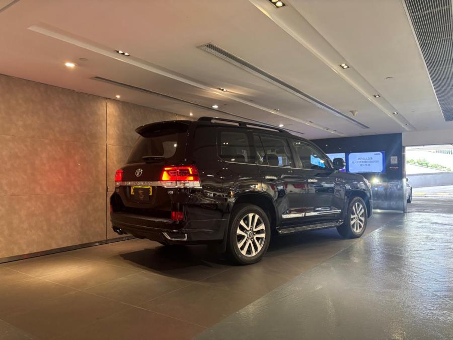 LAND CRUISER ZX - Image 2